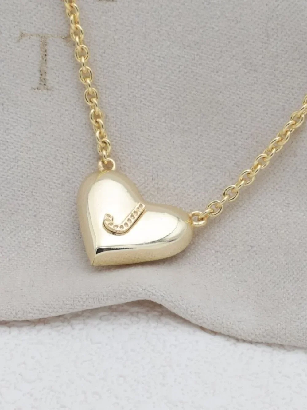 Kendra Scott Ari Heart Letter J Gold Necklace Gold NEW